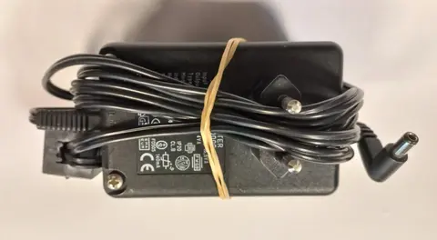 [Pour GABRIEL] Adaptateur secteur 5 Volt / 0,8 Ampère