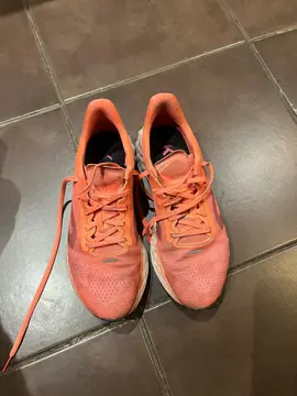 chaussures de course kiprun T39