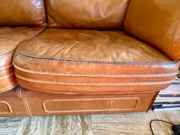 Salon en cuir vintage tres confortable et robuste