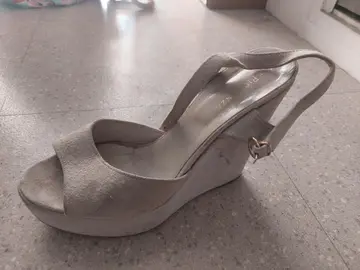 escarpins talons compensés beige