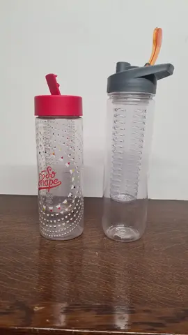 2 gourdes avec réservoirs