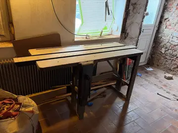 établi en bois et métal