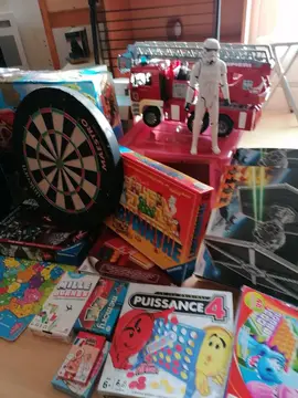 Lot de jeux et jouets