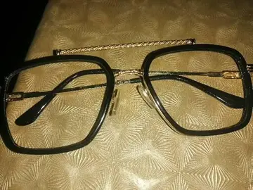 Monture en plastique sans verre