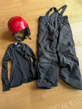 Vêtements et casque de ski (Taille 8 ans)