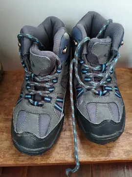 chaussures de randonnée pointure 34 ou basses de neige