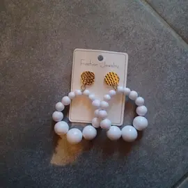 boucle d'oreille neuve