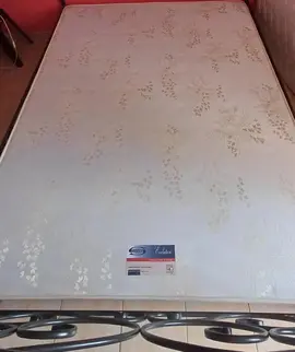 sommier tapisserie a lattes 160x200