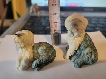 chiens en pierre il me semble