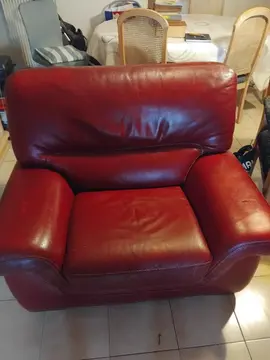 fauteuil en cuir rouge