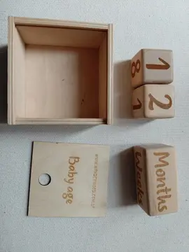 cubes bois pour âge bebe