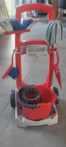 Chariot de ménage jouet enfant