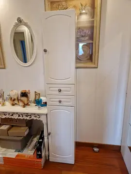 RESERVÉE ....URGENT. Donne sur ORVAULT, colonne de salle de bain blanche