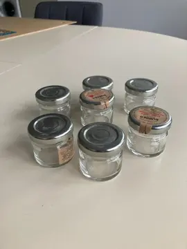 Petits pots en verre