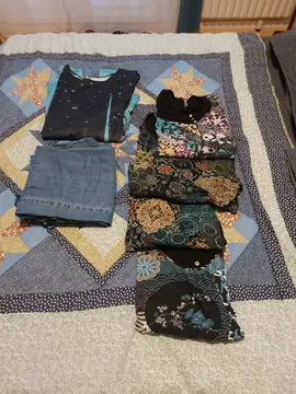 1 jean damart 44et 5 hauts 50/52