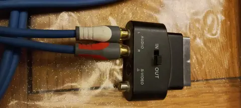 câble péritel IN/OUT avec câble