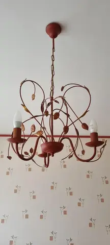 luminaires et table de salon