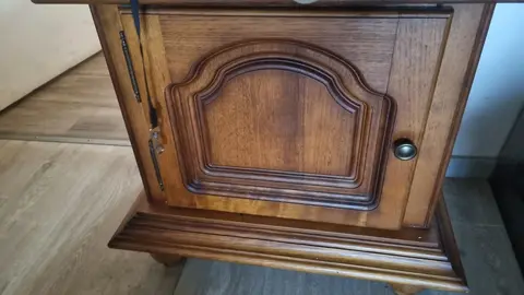 2 meubles de chevet en bois