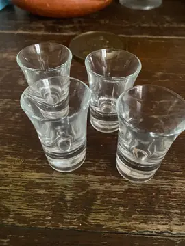 4 petits verres