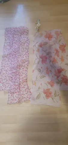 2 écharpes voilées femme