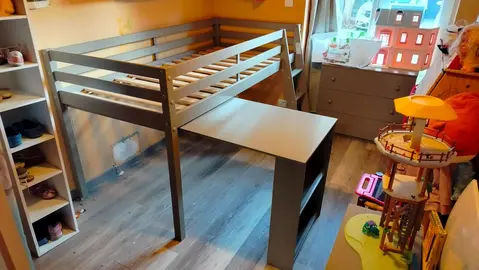 lit enfant avec bureau escamotable