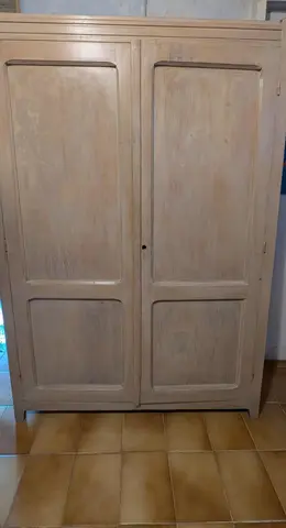 armoire en bois