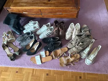 16 paires de chaussures femme pointure 41