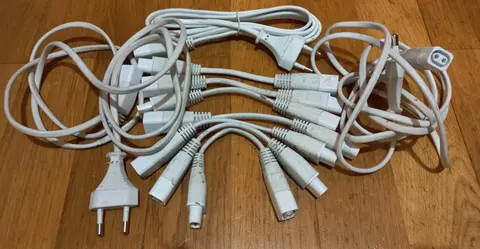 Câbles d'alimentation / jonction d'appliques LED sous meuble