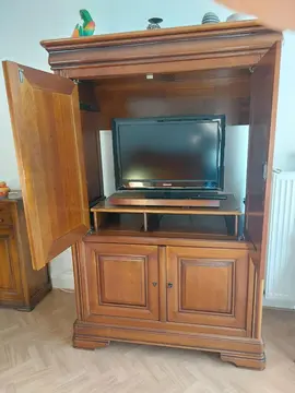 MEUBLE TV EN MERISIER