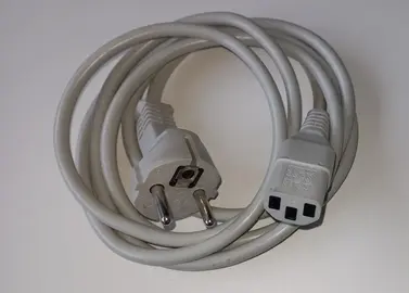 [Pour Gabriel] Câble d'alimentation PC (#3)