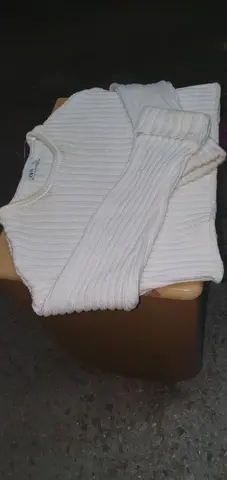 un pull ZARA