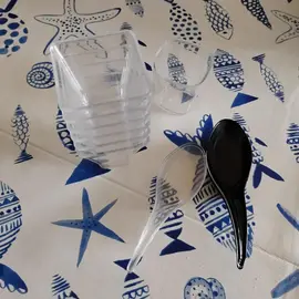 6 + 1 verrines plastique transparent 4 + 3 petites cuillères de présentation noires et transparentes
