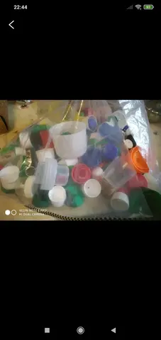 SAC DE BOUCHONS EN PLASTIQUE TAILLE DIFFÉRENTE