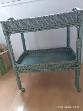 desserte rotin peinte