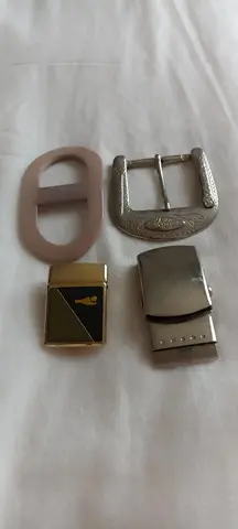 4 boucles de ceinture