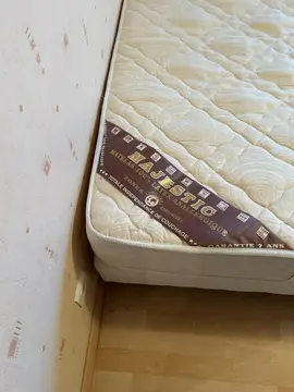 matelas et sommier 140 cm x 190 très non état