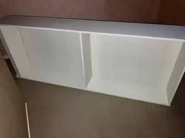 fauteuil ancien et 2 étagères grandes blanches