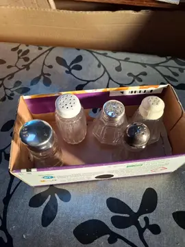 Salières et poivrier