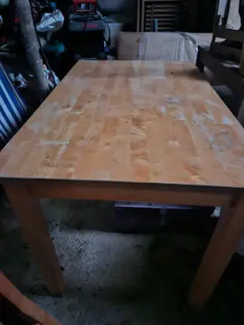 Table bois + 2 chaises