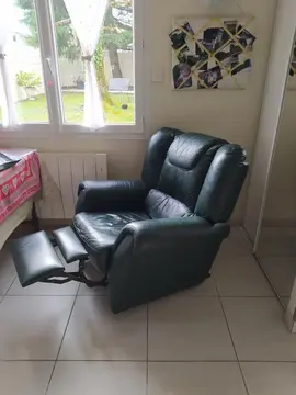 Fauteuil cuir extensible. très confortable