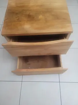 table de chevet en pin à customiser?