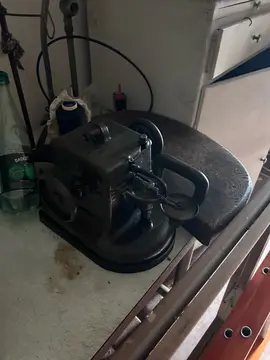 surjeteuse et machine pour nettoyer manteau fourrure