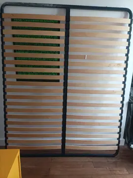 Matelas 160x200 + sommier à lattes en métal + 4 pieds métal noir 35cm