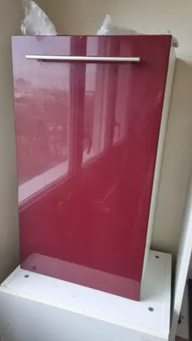 4 meuble de cuisine rouge et blanc