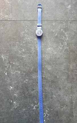 montre avec long bracelet