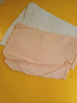 2 très grandes nappes rondes (diametre 2,50m environ)