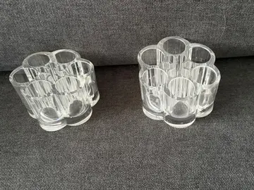 Rangement SdB pour rouges à lèvres ou autre.