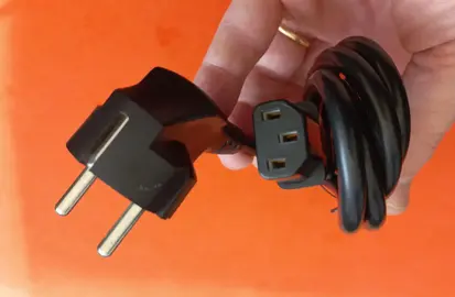 [Pour Docta Jovem] Câble d'alimentation PC (C13)