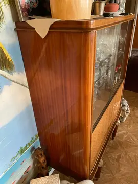 meuble vitrine sur pied