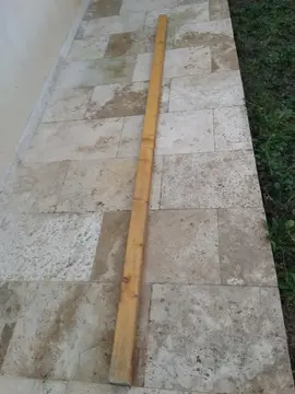 Chevron restant d'une construction de charpente